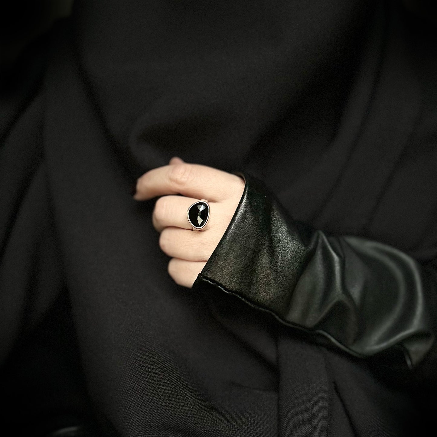Black spinel silver ring