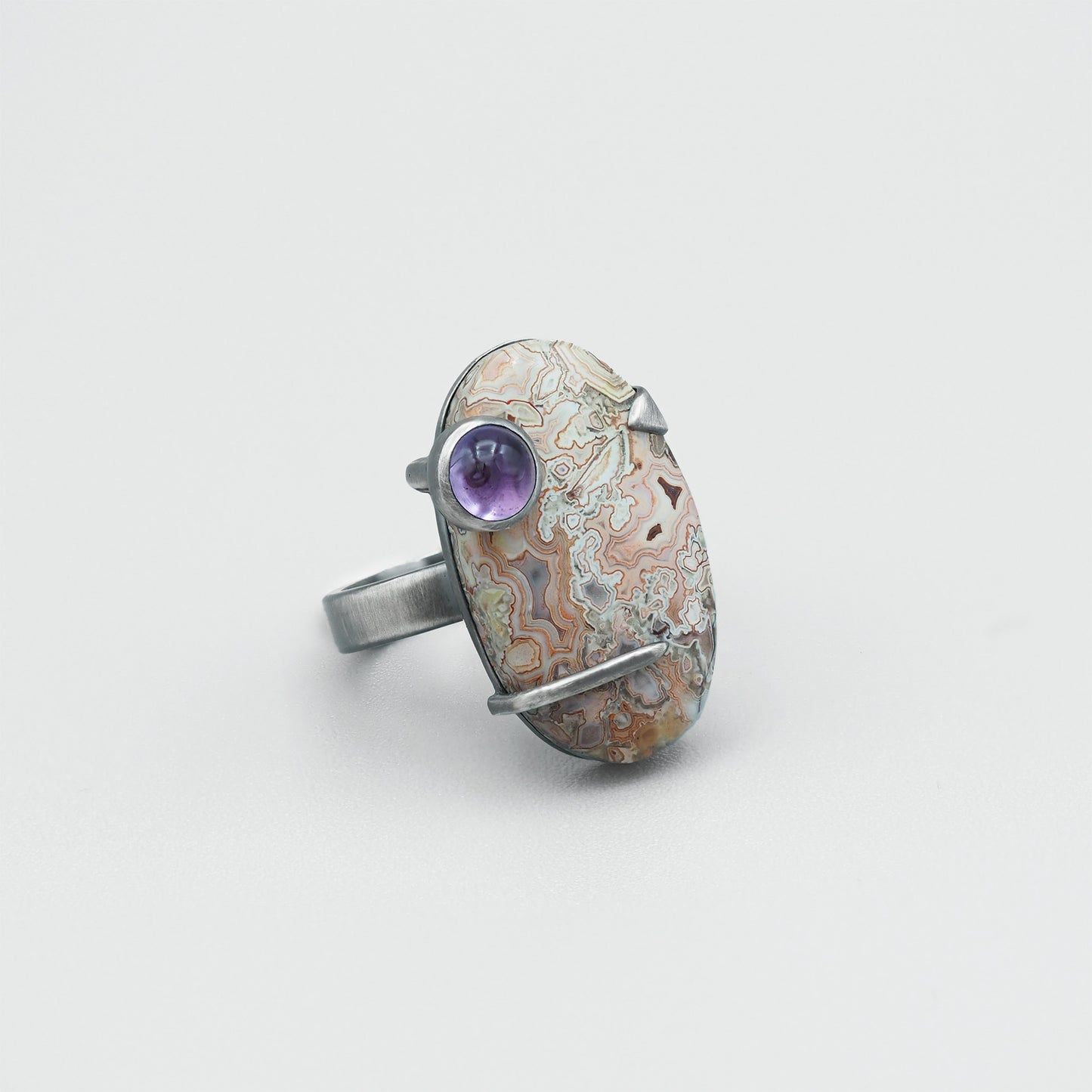 Laguna lace agate and amethyst ring